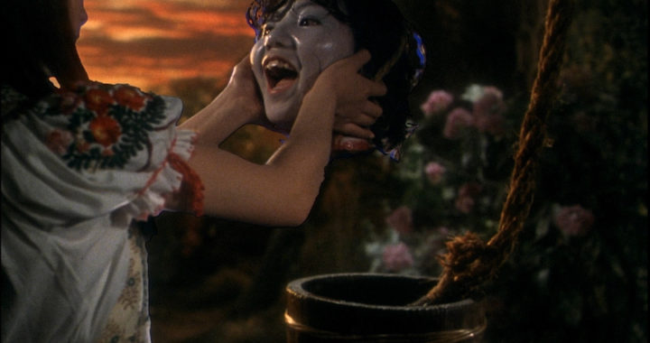 Hausu House movie review analysis